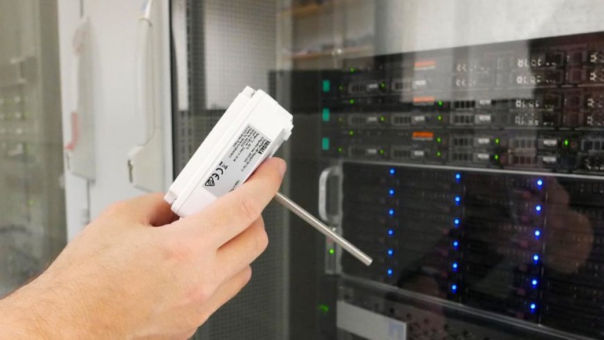VAISALA INTRODUCES A NEW IMMERSION TYPE TEMPERATURE TRANSMITTER FOR DATA CENTERS